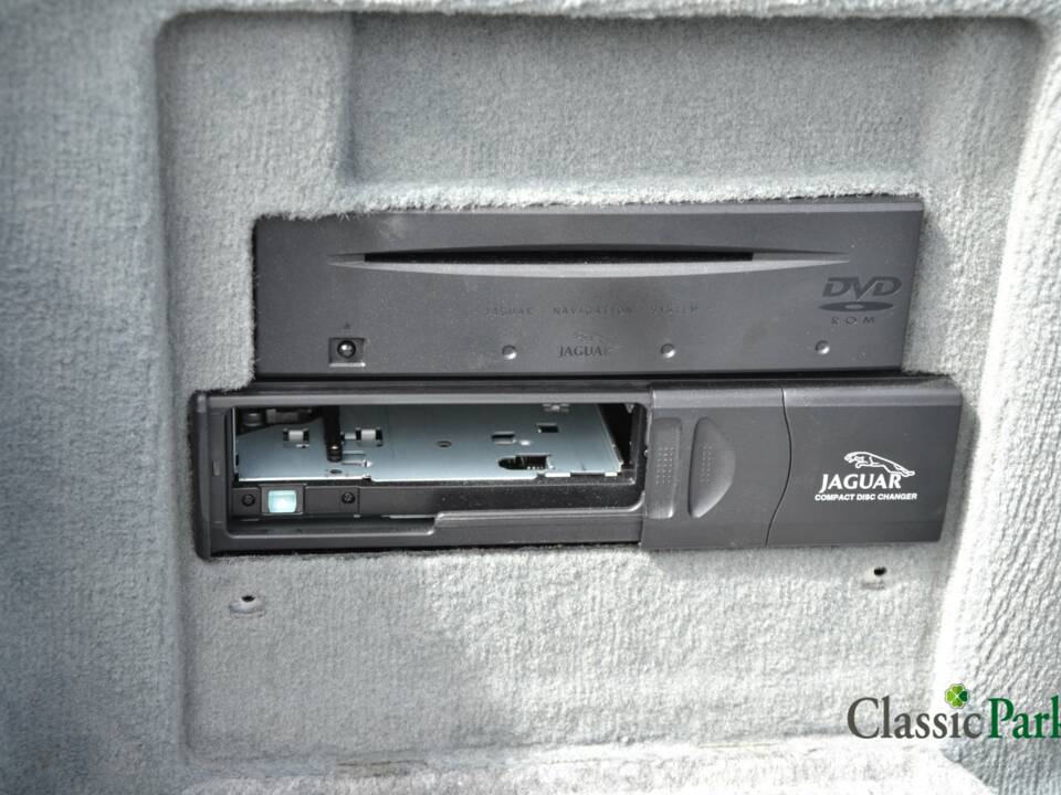 Immagine 38/46 di Jaguar XJ 8 3.5 (2007)