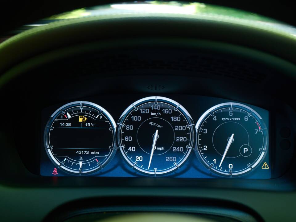 Image 48/50 of Jaguar XJ 5.0 (2012)