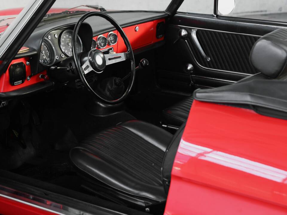 Immagine 18/47 di Alfa Romeo 1300 Spider Junior (1969)