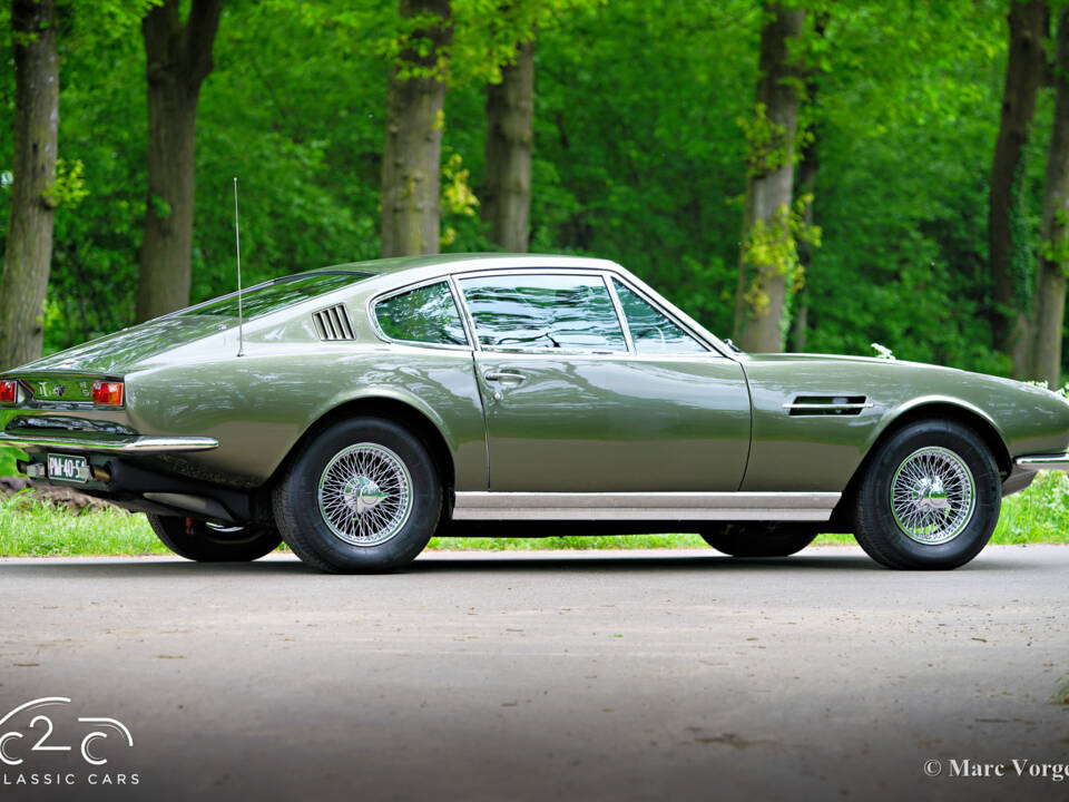 Image 32/57 of Aston Martin DBS (1969)