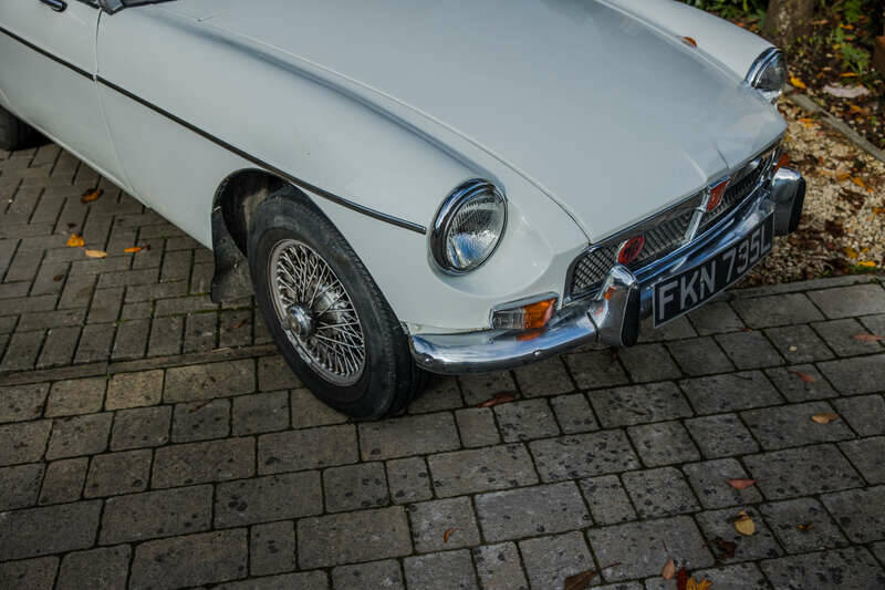 Immagine 39/50 di MG MGB (1972)