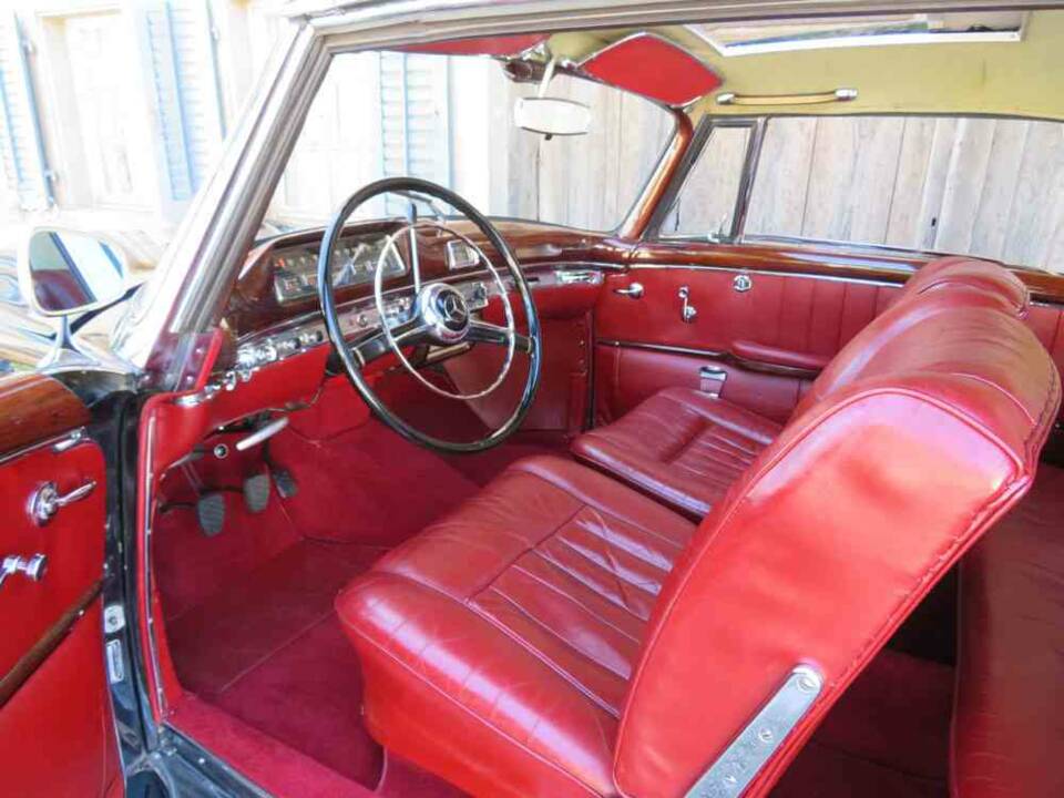 Image 4/20 of Mercedes-Benz 220 S (1958)
