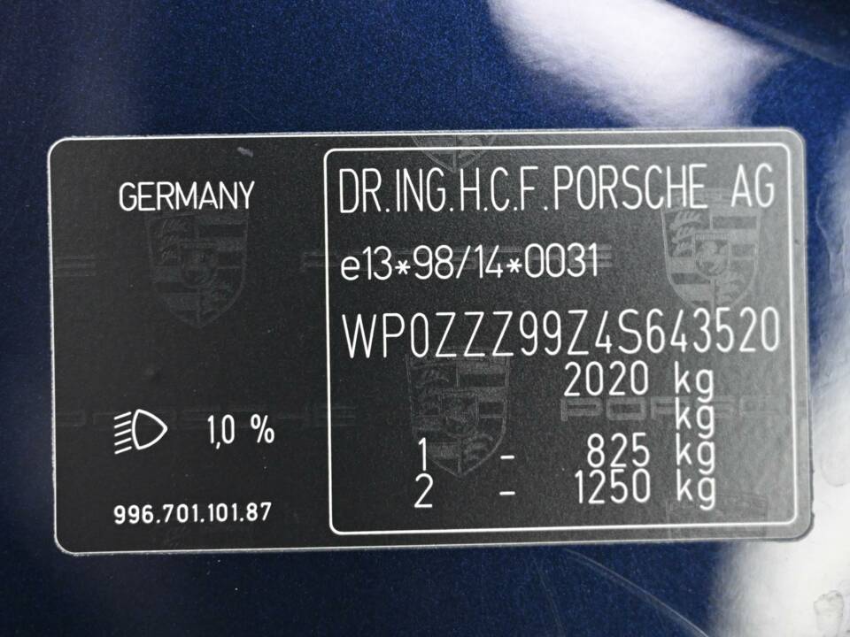 Bild 46/50 von Porsche 911 Carrera 4S (2004)