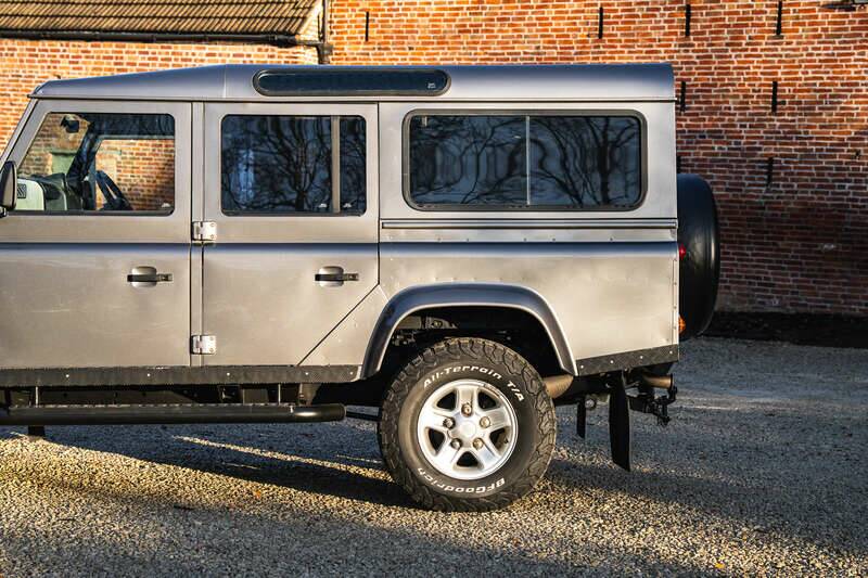 Immagine 38/50 di Land Rover Defender 110 (2008)