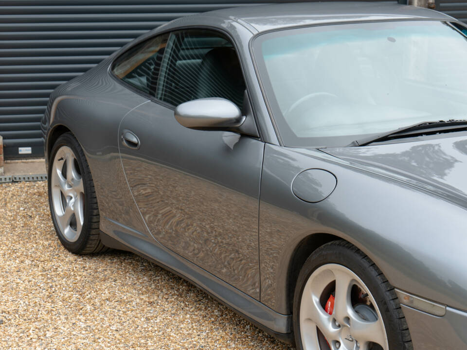 Image 41/50 of Porsche 911 Carrera 4S (2003)