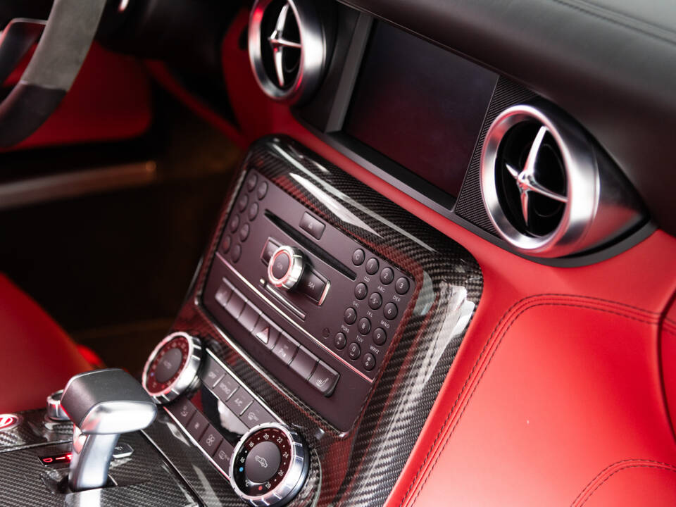 Image 44/56 de Mercedes-Benz SLS AMG (2011)