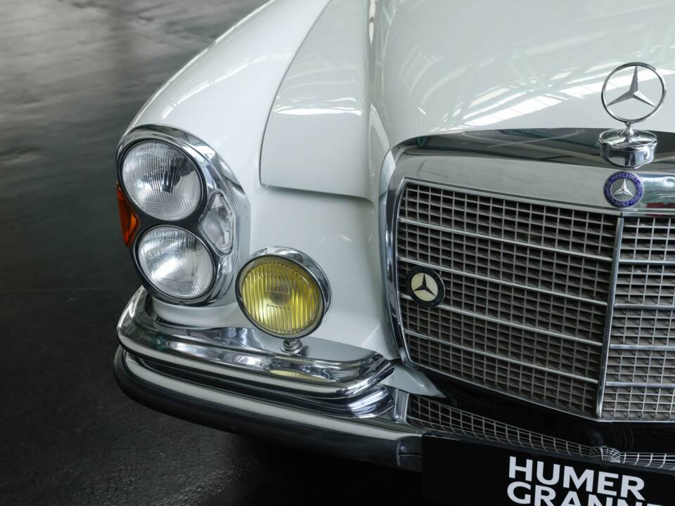 Image 47/50 of Mercedes-Benz 280 SE 3,5 (1969)