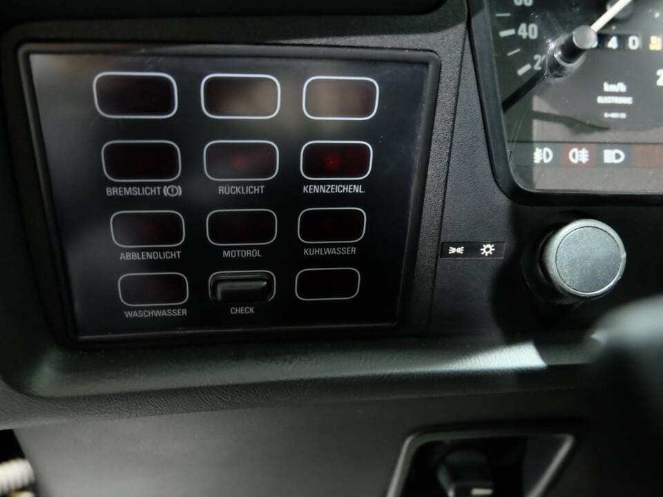 Image 7/35 of BMW M 635 CSi (1984)