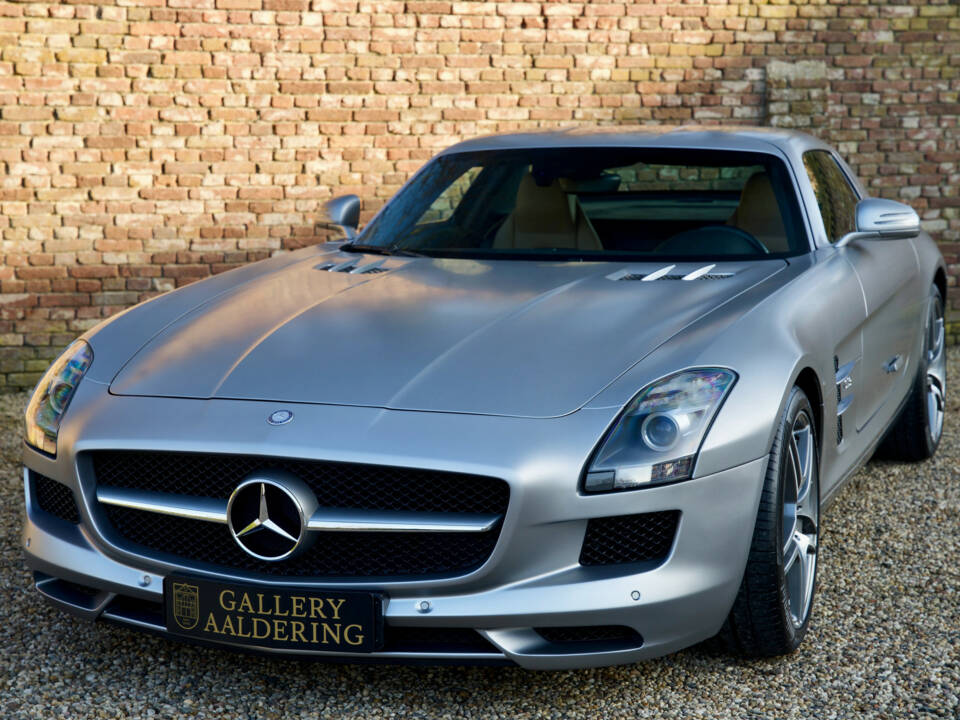 Imagen 15/50 de Mercedes-Benz SLS AMG (2011)