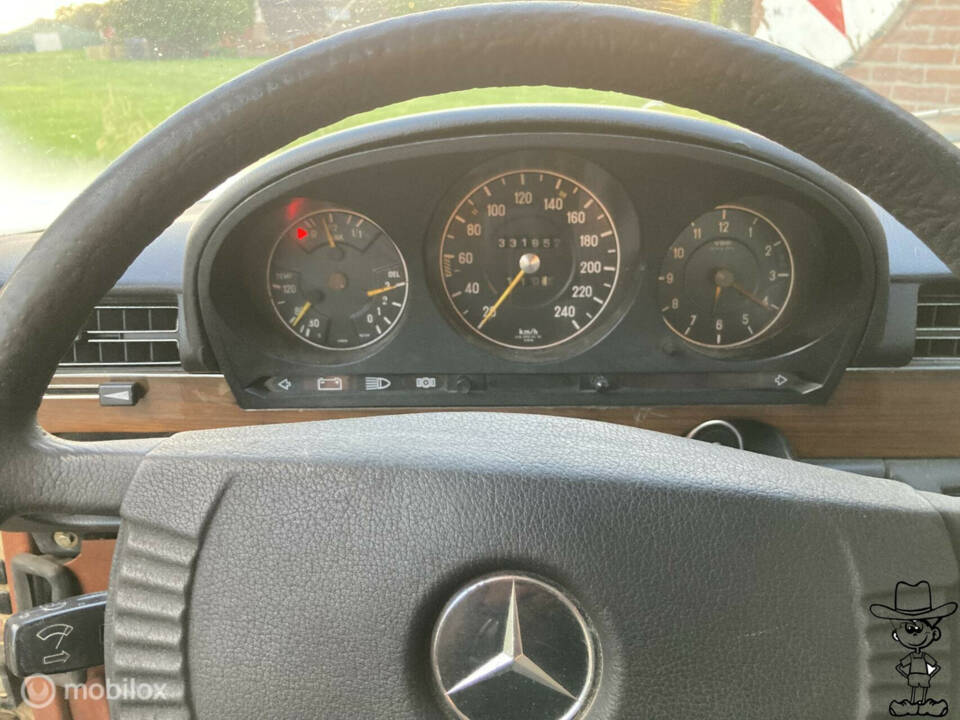 Image 10/31 of Mercedes-Benz 280 S (1975)
