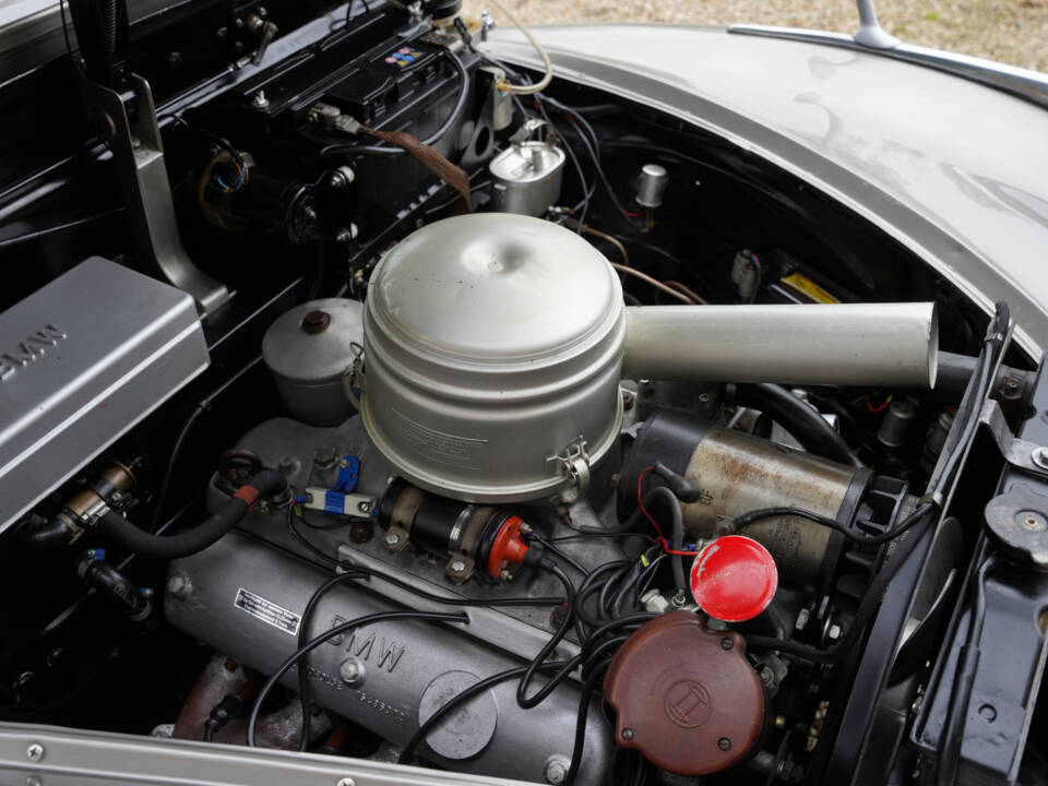 Immagine 8/50 di BMW 501 V8 (1965)