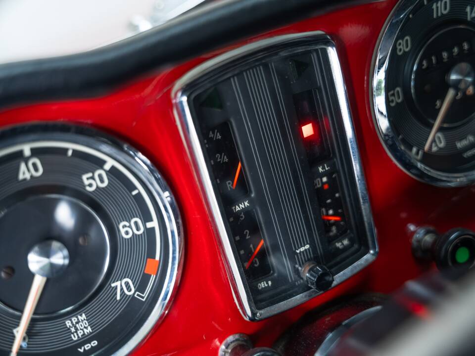 Image 12/35 of Mercedes-Benz 280 SL (1970)