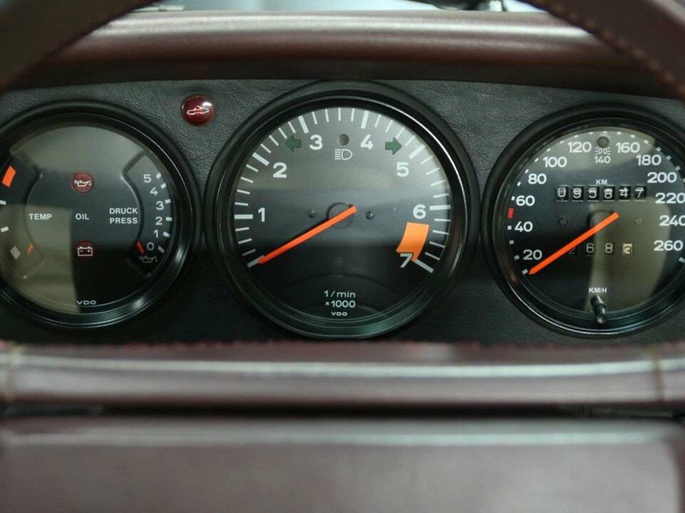 Immagine 15/30 di Porsche 911 Carrera 3.2 (1988)