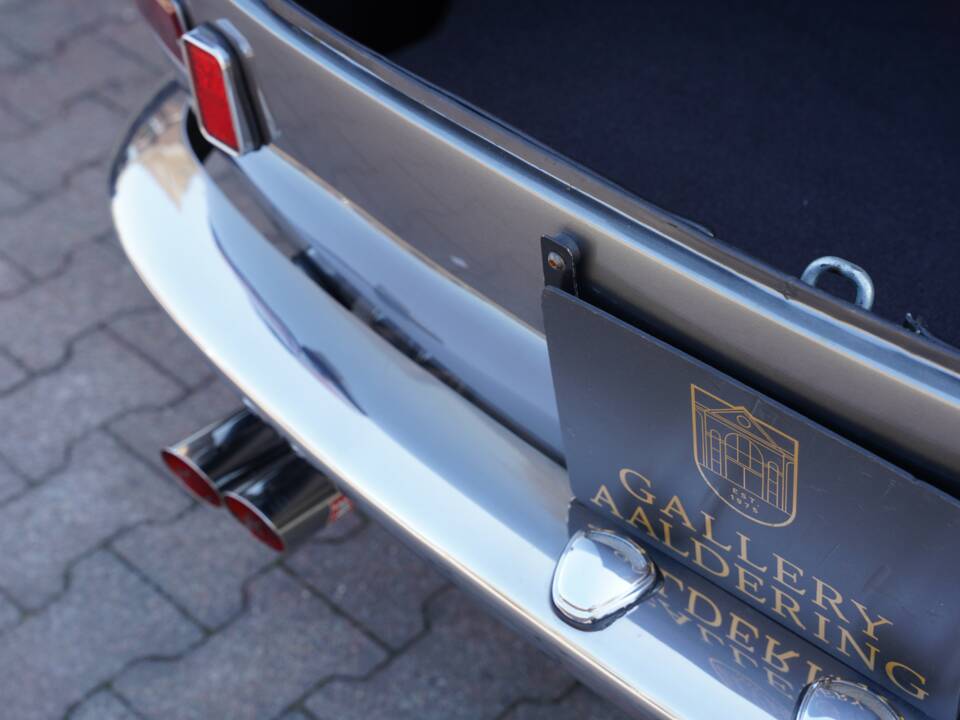 Image 20/50 of Ferrari 330 GT 2+2 (1965)