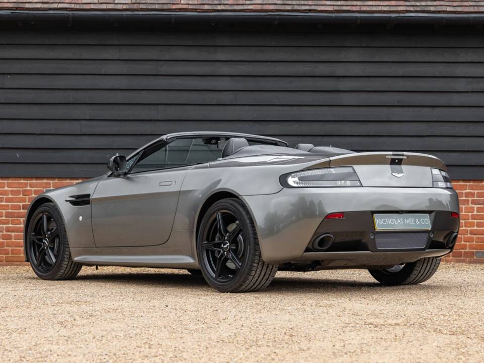 Image 4/50 de Aston Martin V8 Vantage AMR Roadster (2018)