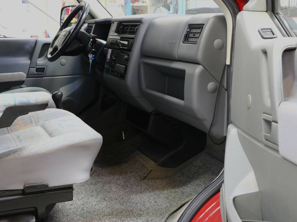 Bild 17/47 von Volkswagen T4 California 2.5 (1995)