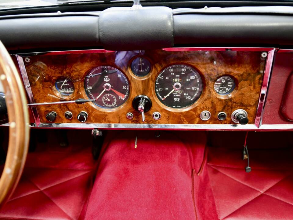 Image 23/46 of Jaguar XK 150 3.4 S OTS (1958)