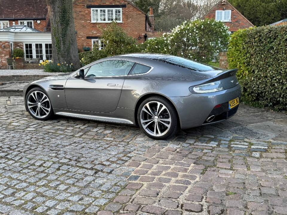Afbeelding 41/49 van Aston Martin V12 Vantage (2009)