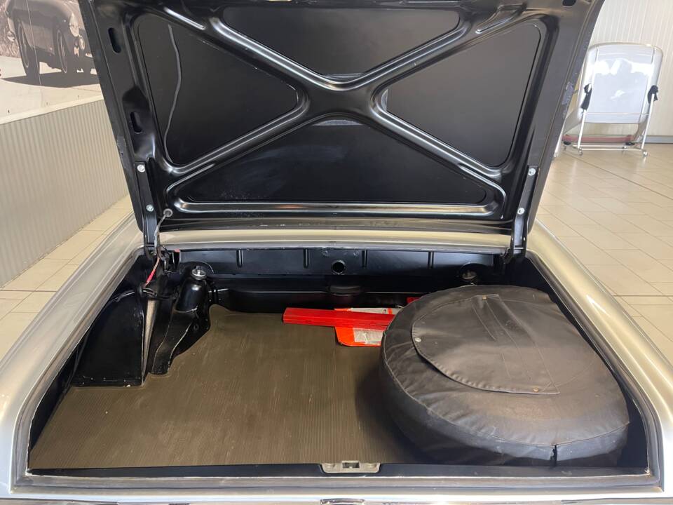 Image 21/22 of Mercedes-Benz 280 SL (1970)