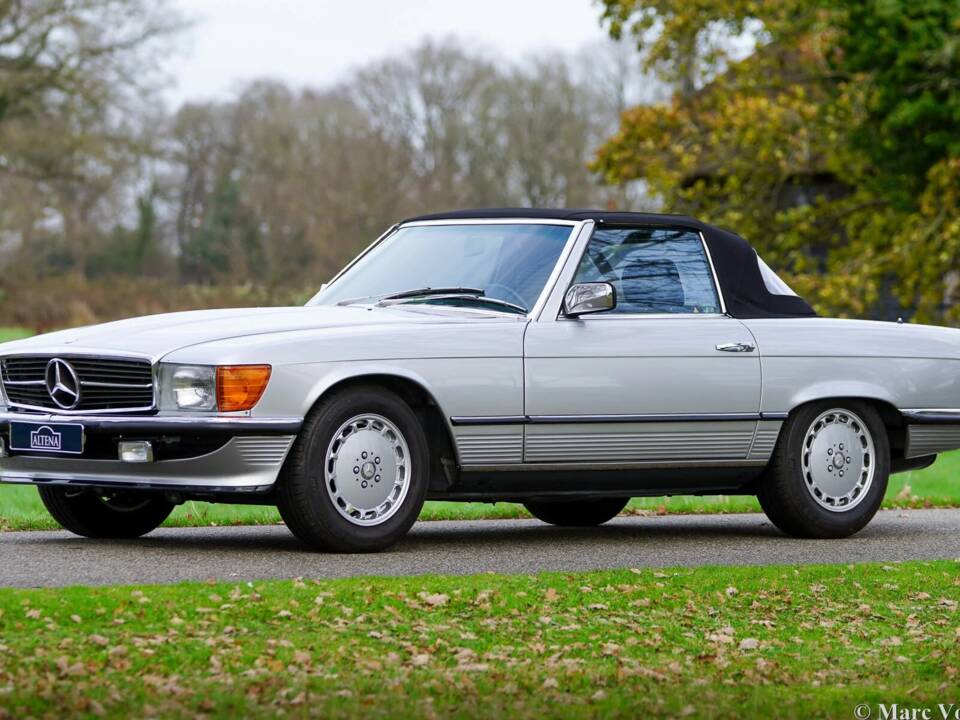 Bild 18/59 von Mercedes-Benz 280 SL (1985)