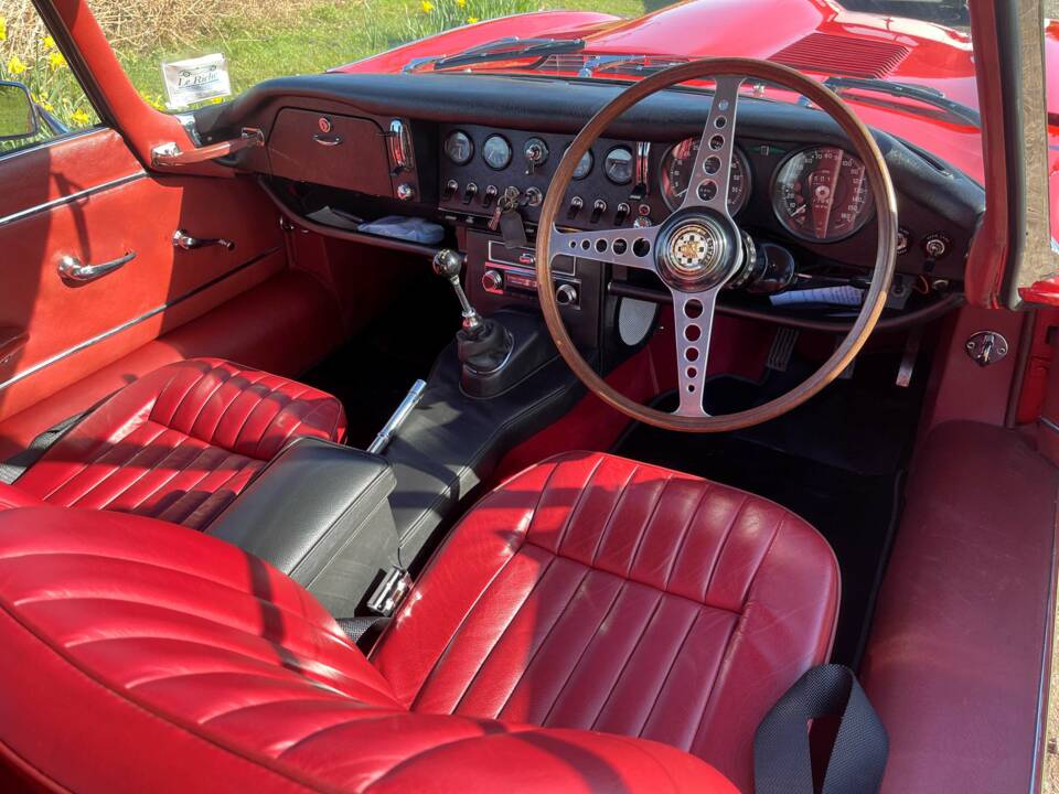 Afbeelding 7/12 van Jaguar E-Type (2+2) (1966)