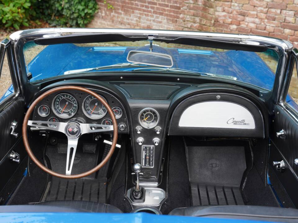 Bild 11/50 von Chevrolet Corvette Sting Ray Convertible (1964)