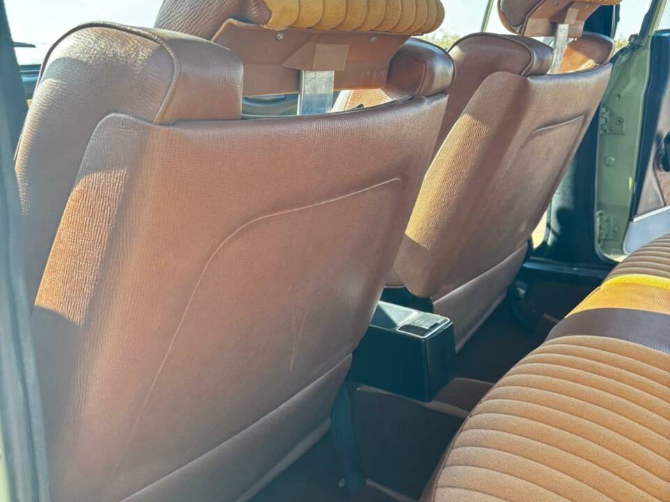 Image 15/55 de Peugeot 504 GL (1979)