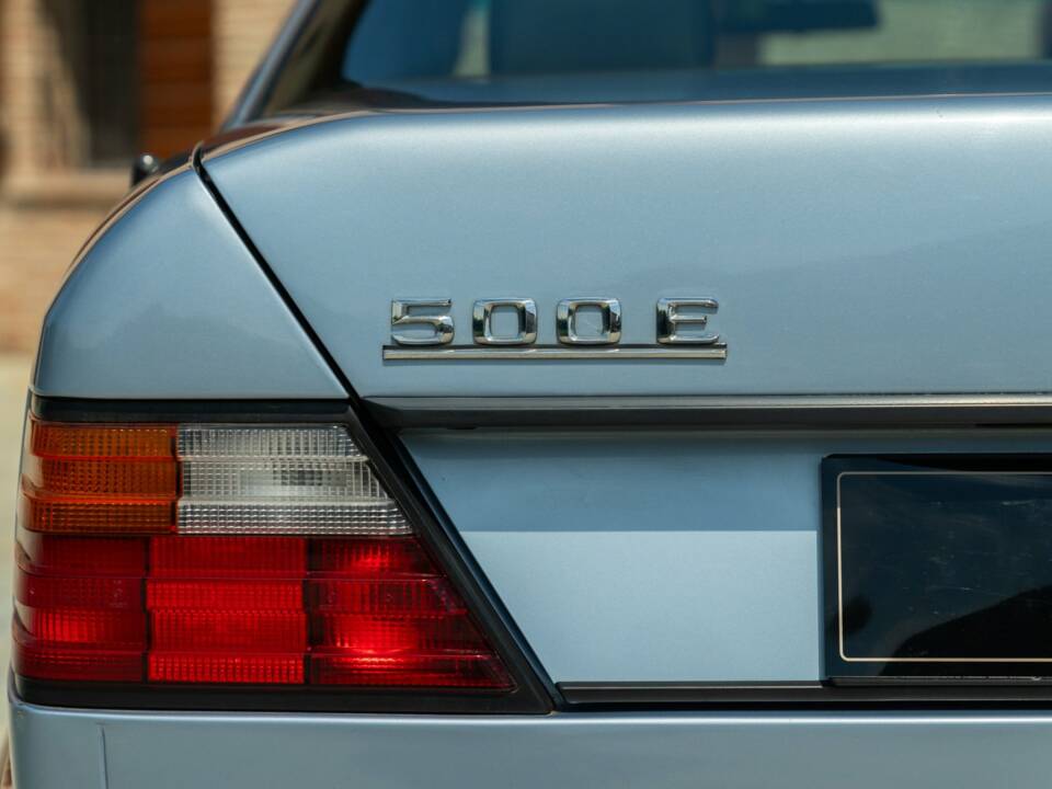 Bild 14/50 von Mercedes-Benz 500 E (1992)