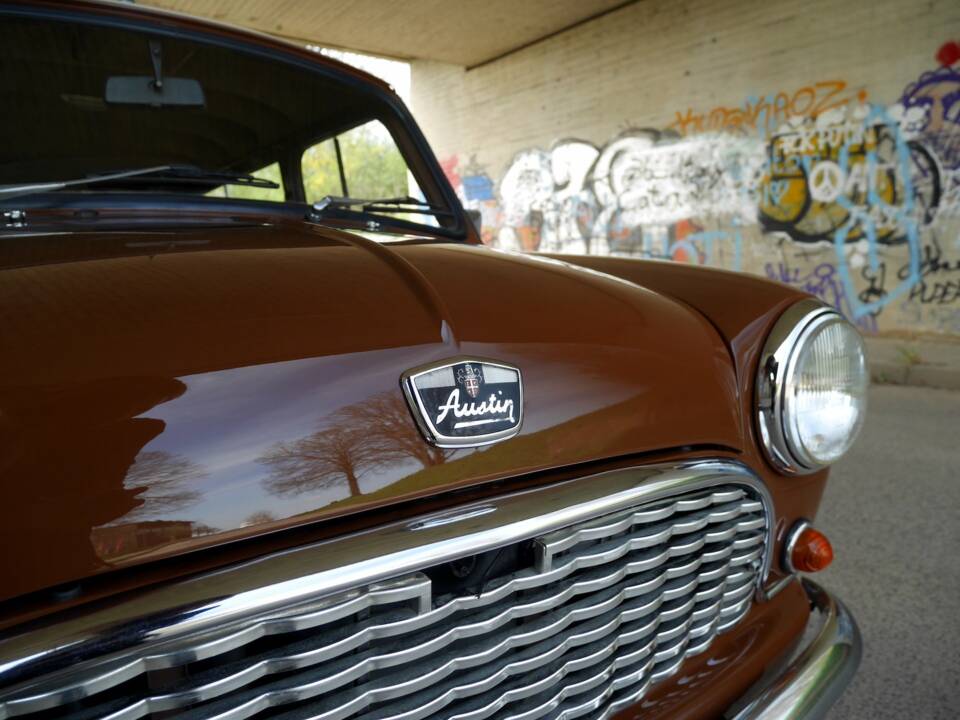 Image 38/45 of Austin Mini Countryman (1968)