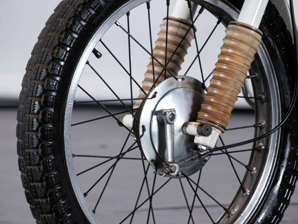 Image 49/50 de Aermacchi DUMMY (1956)