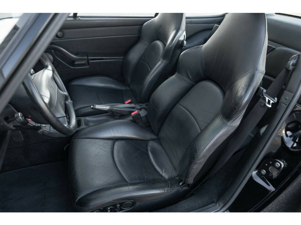 Imagen 7/29 de Porsche 911 Carrera S (1997)