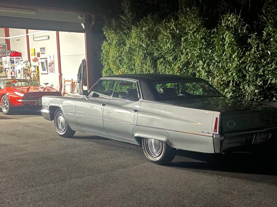 Image 82/90 of Cadillac Sedan DeVille (1970)