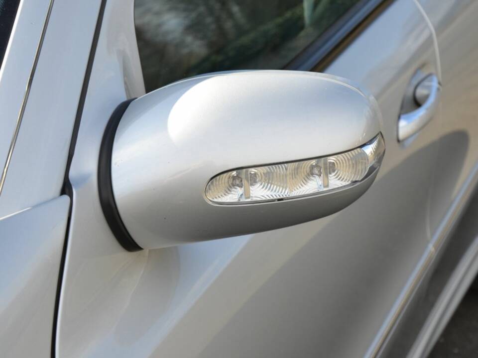 Imagen 61/100 de Mercedes-Benz E 55 AMG (2003)