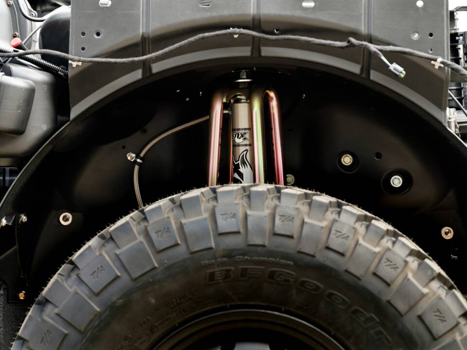 Bild 8/100 von Land Rover Defender 110 (2014)