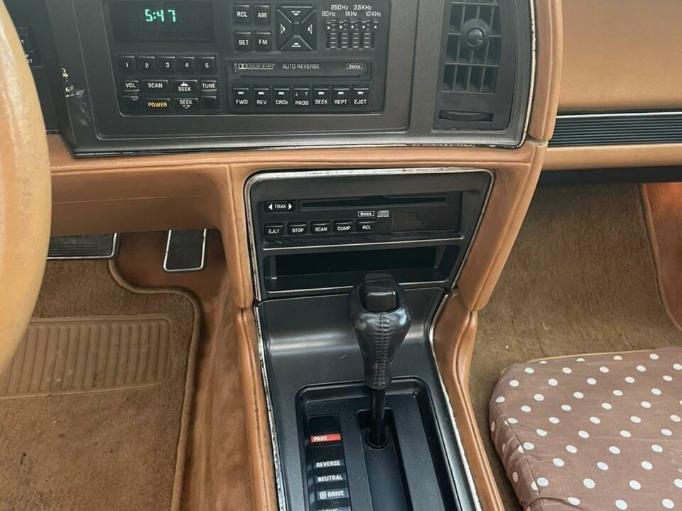 Bild 5/16 von Buick Reatta (1990)