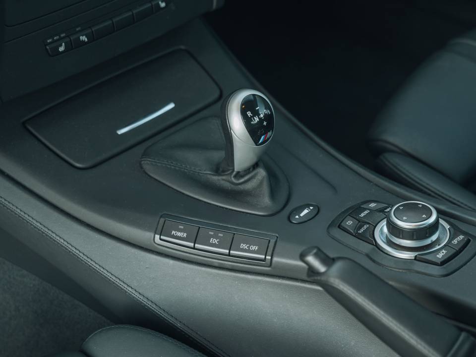 Image 48/70 of BMW M3 (2009)