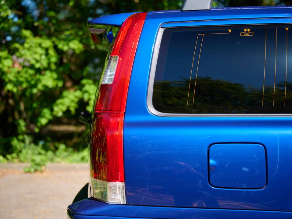 Image 25/50 of Volvo V 70 2.4 (2006)