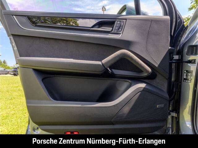 Bild 34/50 von Porsche Cayenne GTS (1900)