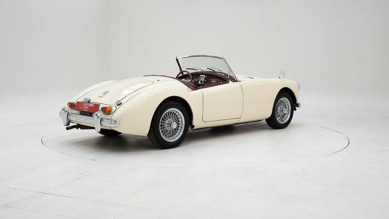 Image 2/15 de MG MGA 1600 (1962)