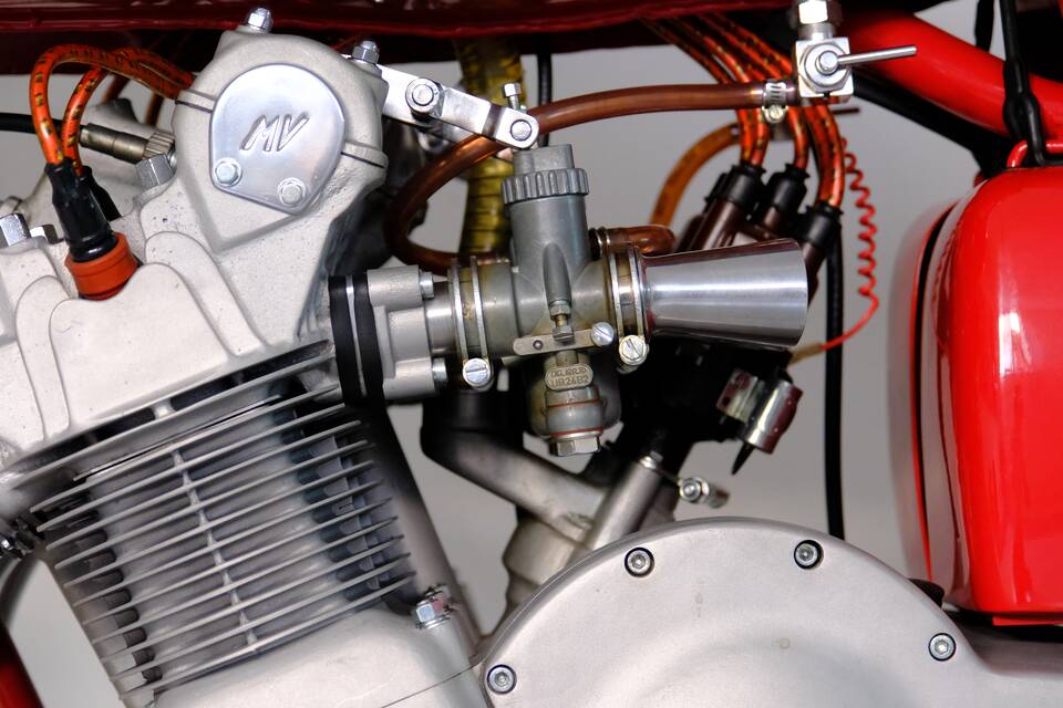 Image 58/99 of MV Agusta 750 Sport (1971)