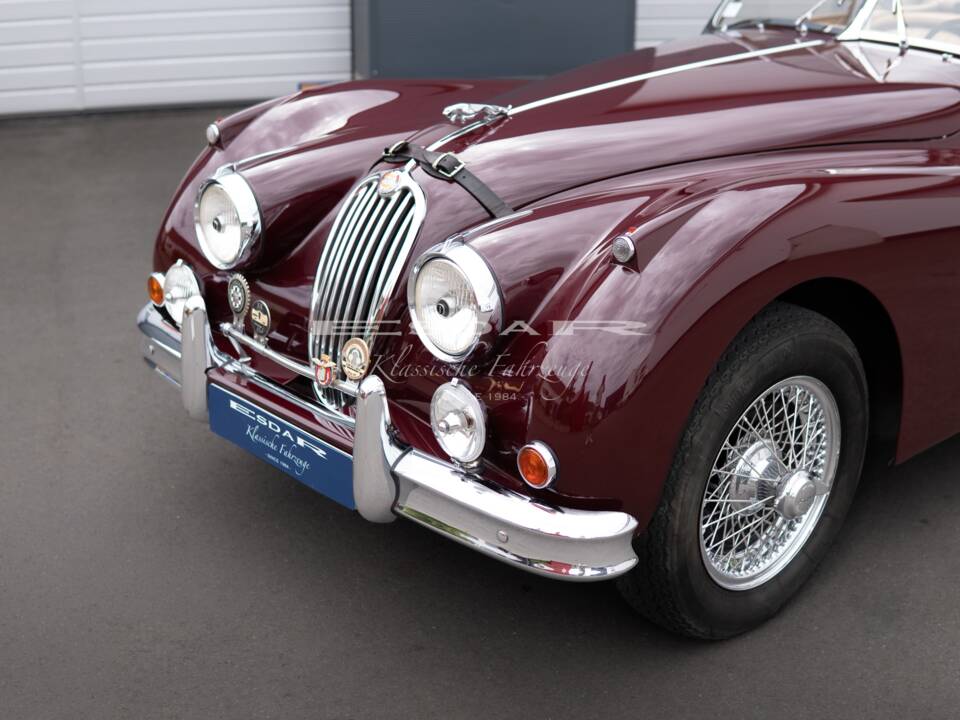 Image 9/32 de Jaguar XK 140 OTS (1955)