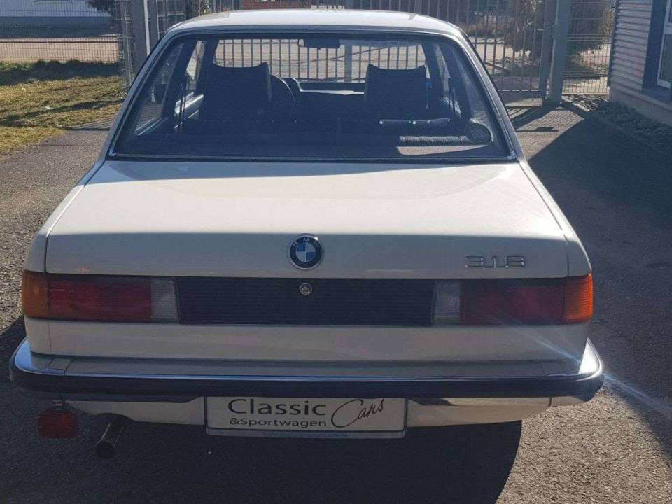 Image 3/26 of BMW 318 (1979)