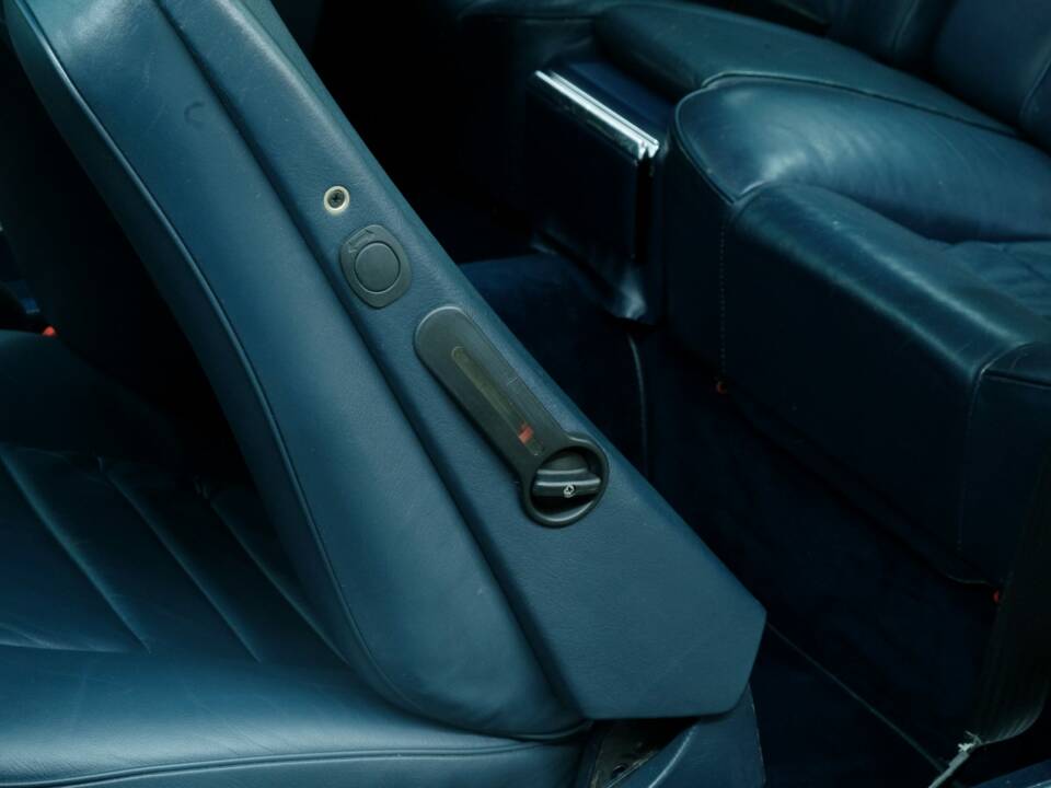 Image 48/50 of Mercedes-Benz 500 SEC (1982)