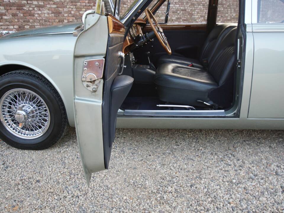 Bild 20/50 von Jaguar Mk II 3.4 (1964)