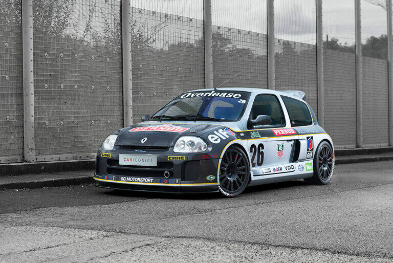 Image 1/21 of Renault Clio II V6 (2002)