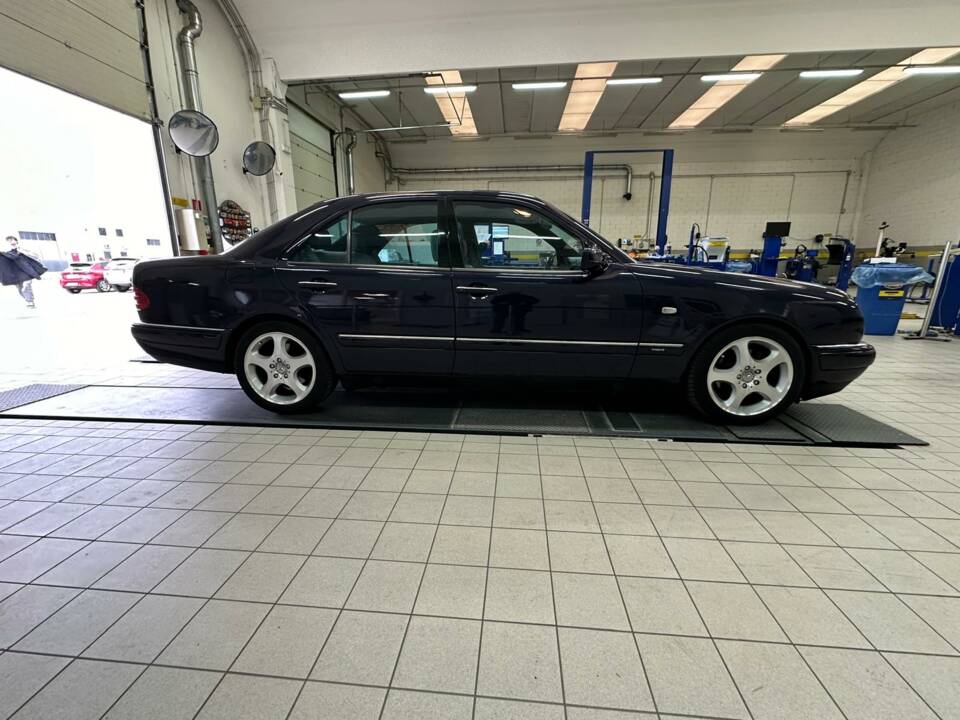 Afbeelding 4/12 van Mercedes-Benz E 300 Turbodiesel (1998)