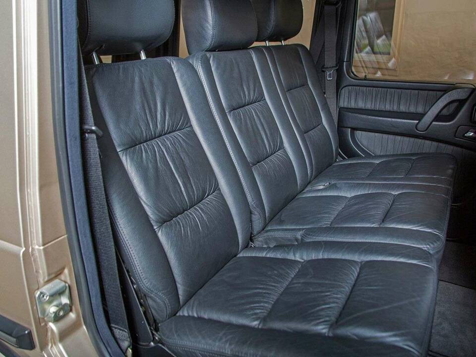 Image 15/20 of Mercedes-Benz G 500 (LWB) (2004)