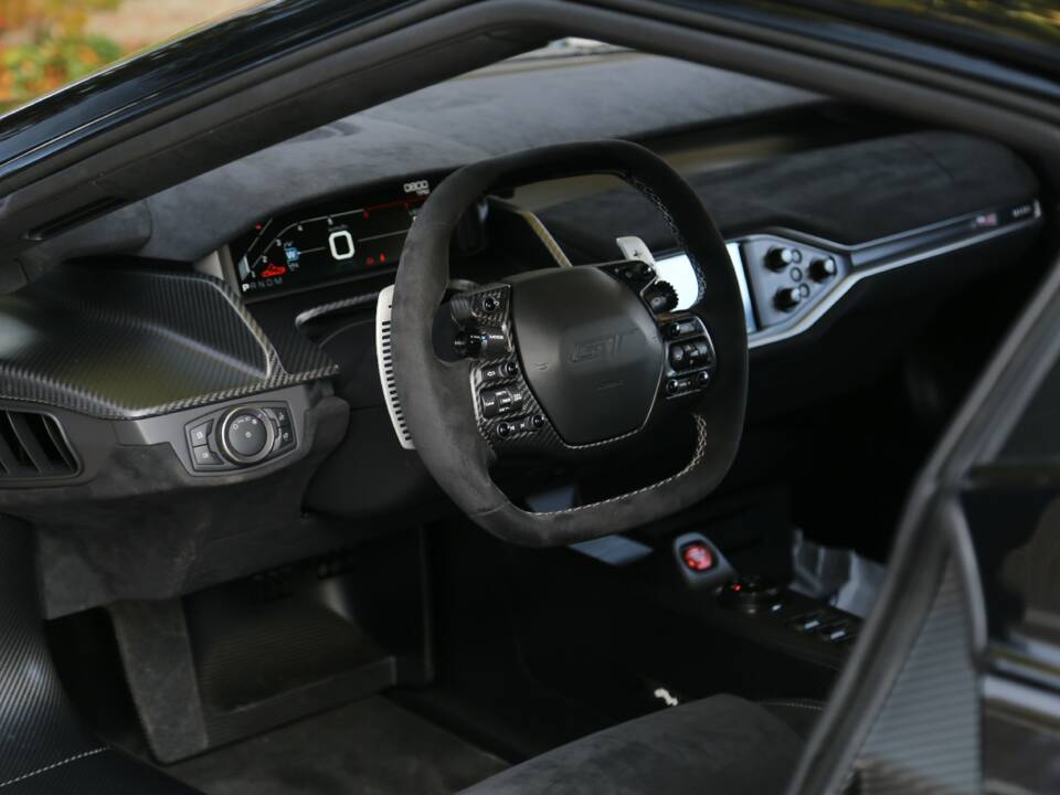 Image 38/50 of Ford GT Carbon Series (2021)