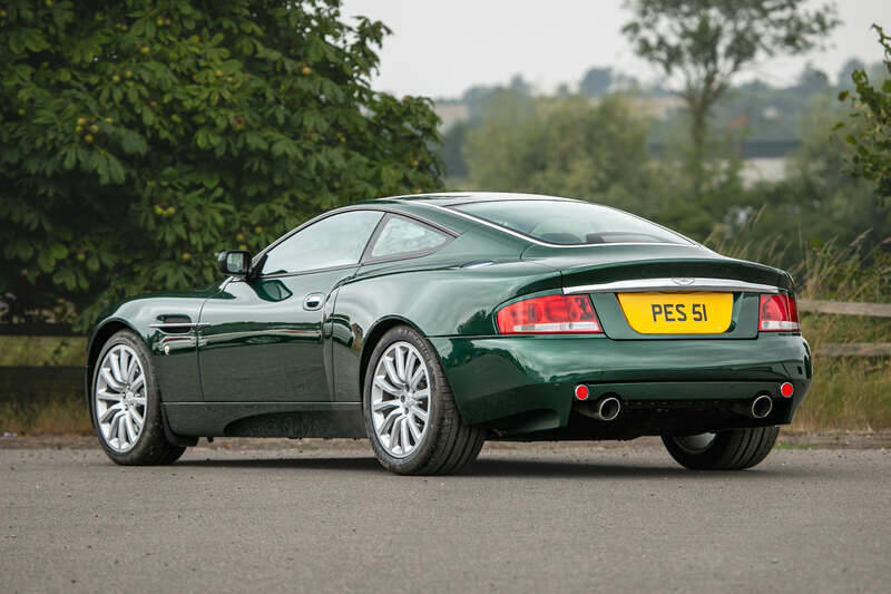 Afbeelding 4/44 van Aston Martin V12 Vanquish (2002)