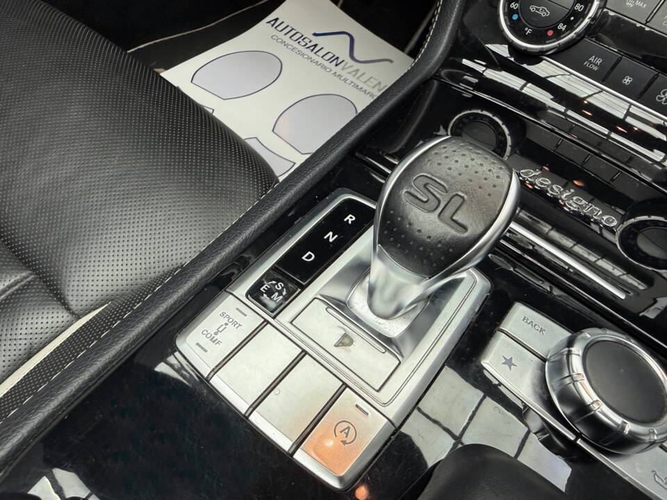 Bild 21/26 von Mercedes-Benz SL 500 (2015)